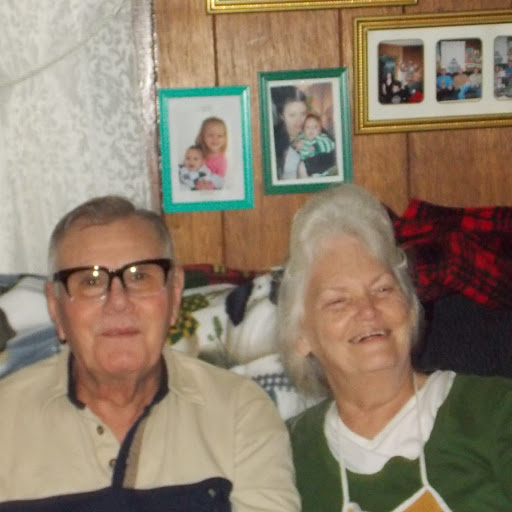 Betty Robbins Photo 7