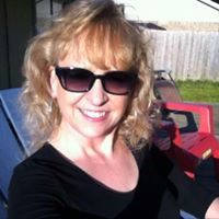Connie Dickinson Photo 11