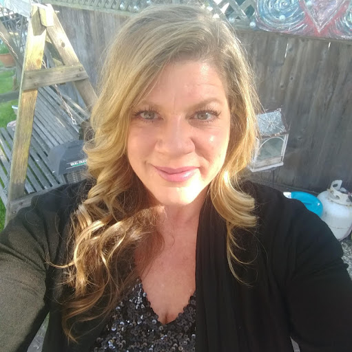 Connie Petersen Photo 9