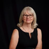 Lynda Davidson Photo 16