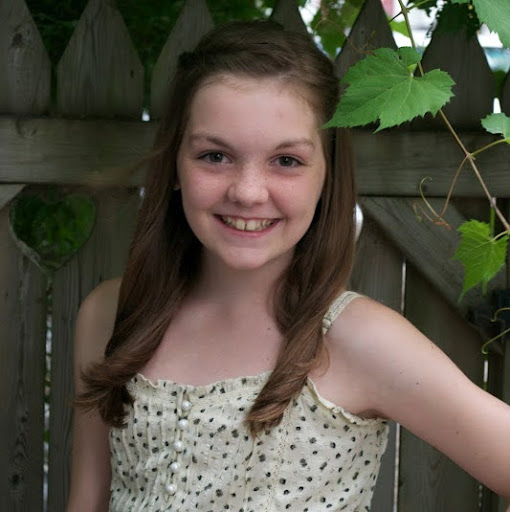 Juliette Howell Photo 5