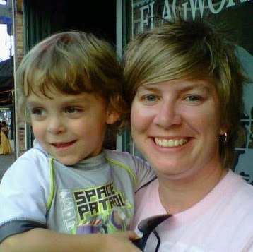 Jennifer Melvin Photo 17