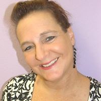 Catherine Peters Photo 40