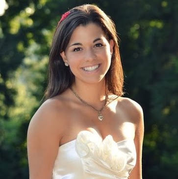 Anna Nicholson Photo 17