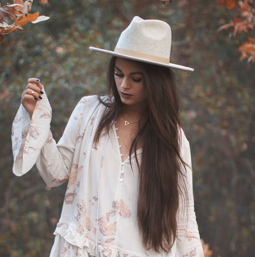 Alexandra Ford Photo 31