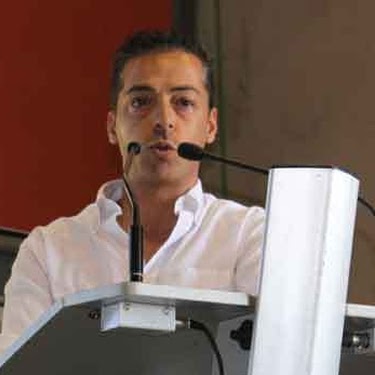 Roberto Ruiz Photo 42