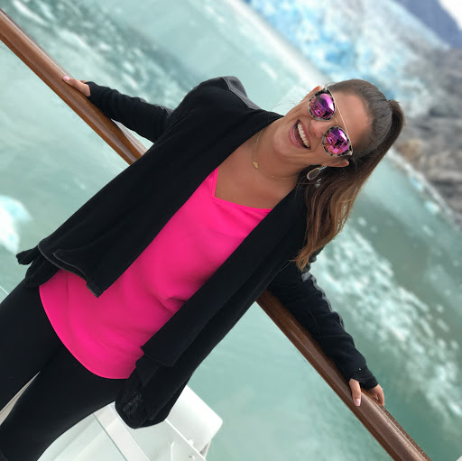 Danielle Metzger Photo 26