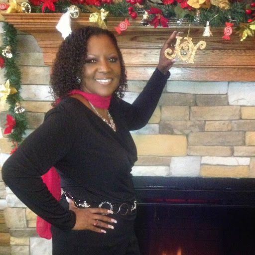 Renee Wray Photo 22