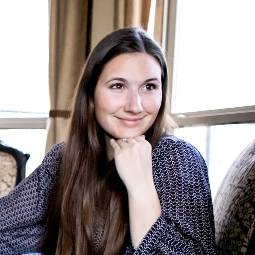 Danielle Ellis Photo 9