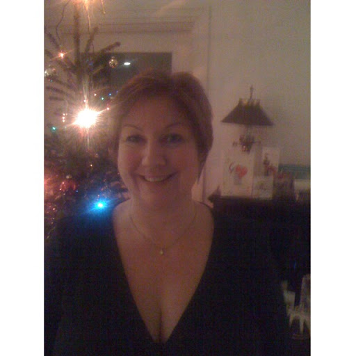 Julia Burnett Photo 40