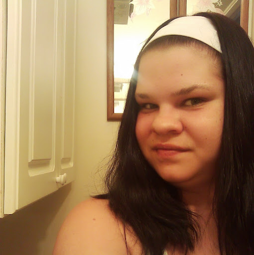 Jennifer Hoyle Photo 14