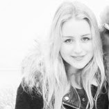 Lucy Thomas Photo 7