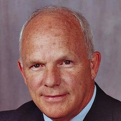John Macarthur Photo 18