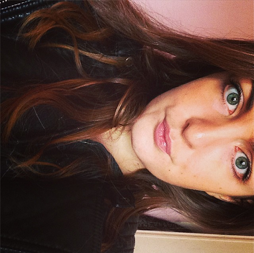 Julie Fernandez Photo 43