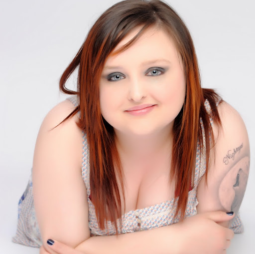 Claire Foster Photo 17