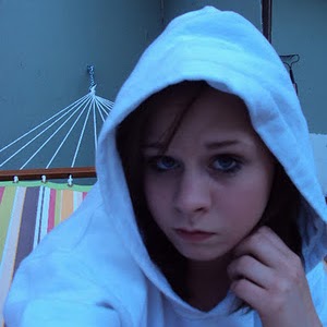Caroline Green Photo 26
