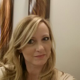 Elizabeth Walls Photo 29