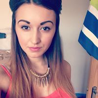 Victoria Bennett Photo 17