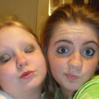 Emma Pitts Photo 7