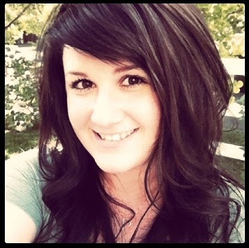 Michelle Vickers Photo 37