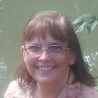 Elizabeth Luther Photo 13