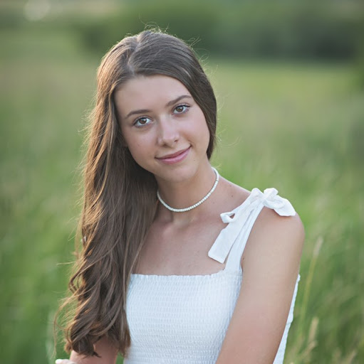Kayla Clements Photo 4