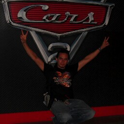 Adrian Flores Photo 18