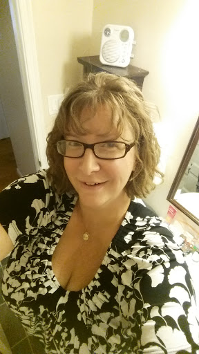 Laura Howard Photo 21
