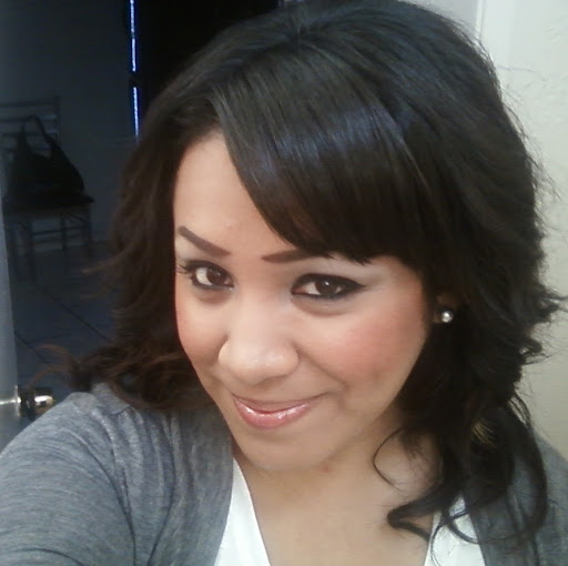 Liliana Flores Photo 14