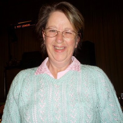 Julie Davies Photo 14