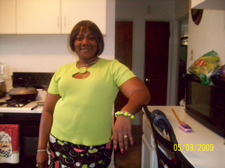 Carolyn Lewis Photo 36