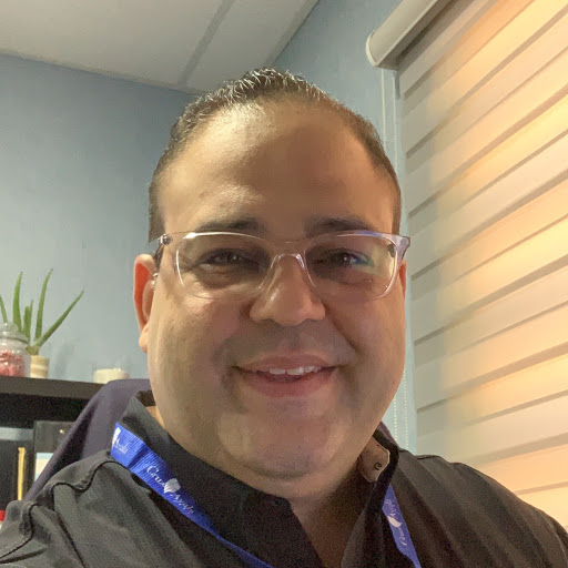 Alexander Gonzalez Photo 44
