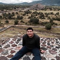 Ernesto Flores Photo 44