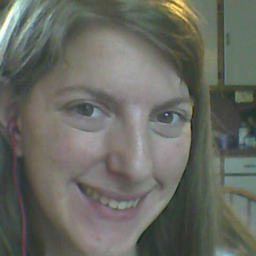 Julia Hale Photo 17