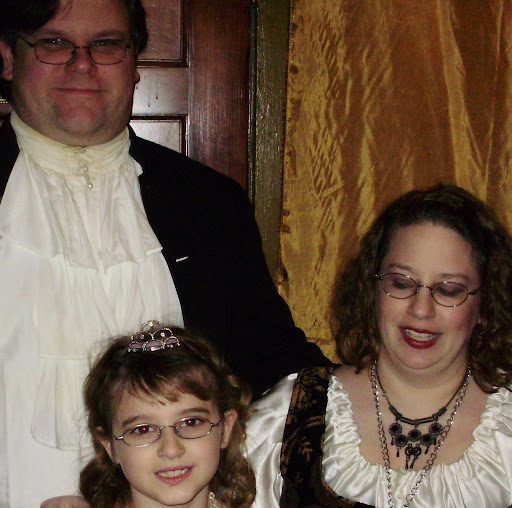 Laura Cowan Photo 16