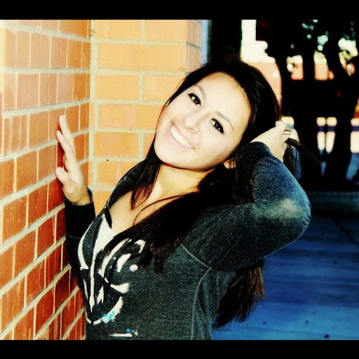 Lauren Hernandez Photo 31