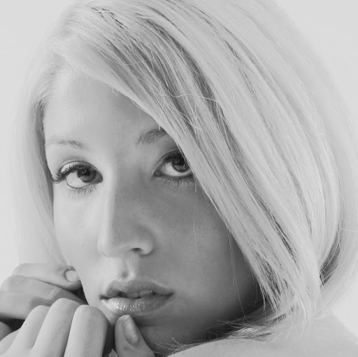 Elizabeth Welsh Photo 15