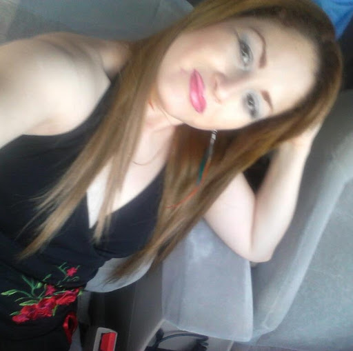 Linda Garcia Photo 19