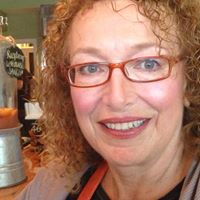 Lorraine Taylor Photo 31