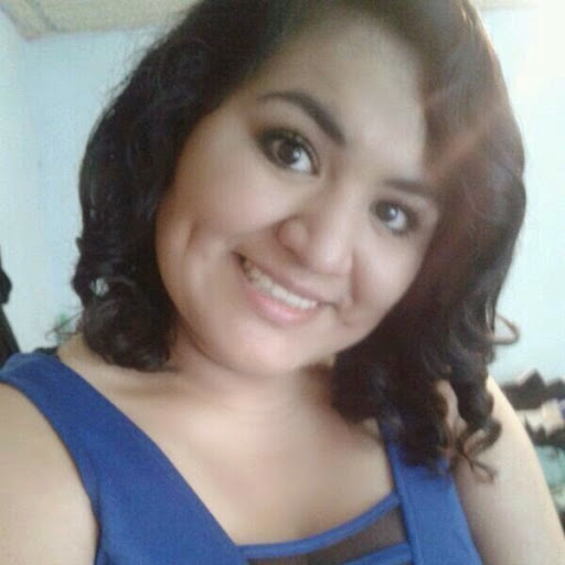 Elizabeth Almanza Photo 8