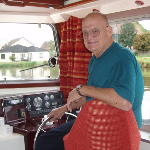 Robert Simon Photo 17