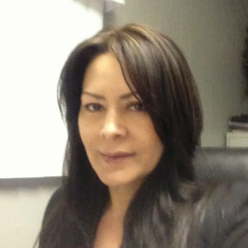 Elizabeth Quinonez Photo 26