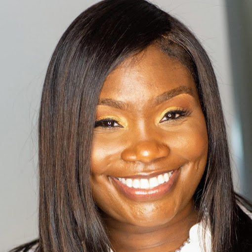 Erica Evans Photo 44
