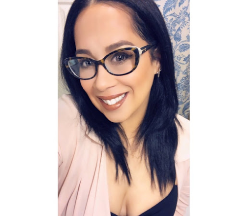 Yvonne Cruz Photo 8