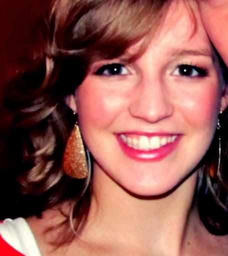 Rachel Nicholson Photo 38