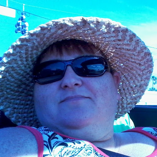 Sandra Case Photo 32