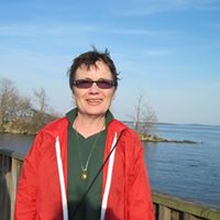 Elizabeth Maloney Photo 27