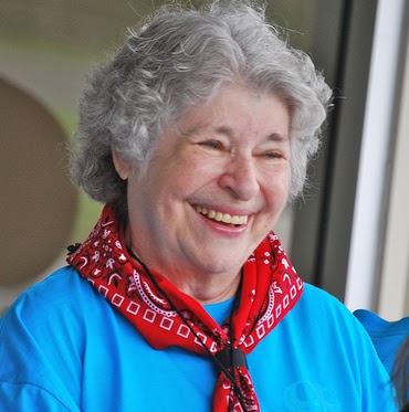 Lois Hall Photo 27