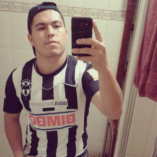 Jorge Luna Photo 29