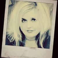 Holly Poole Photo 22